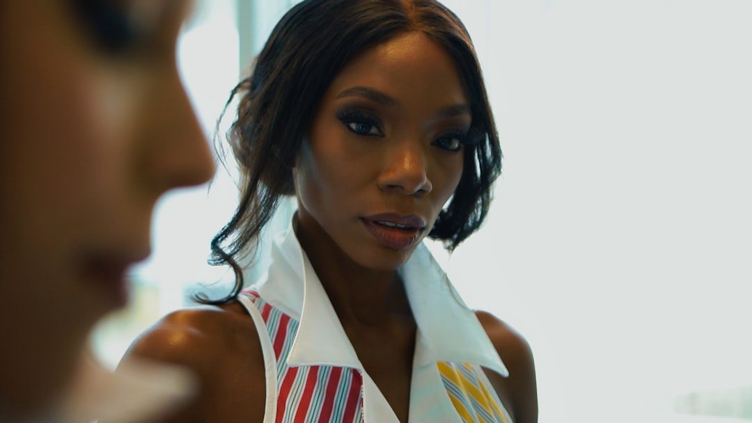 Slimme mode: hoe je met een klein budget toch een luxe uitstraling creëert